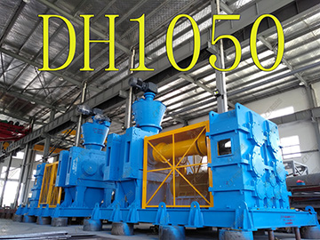 國內^大型號干法輥壓造粒機出口發貨現場